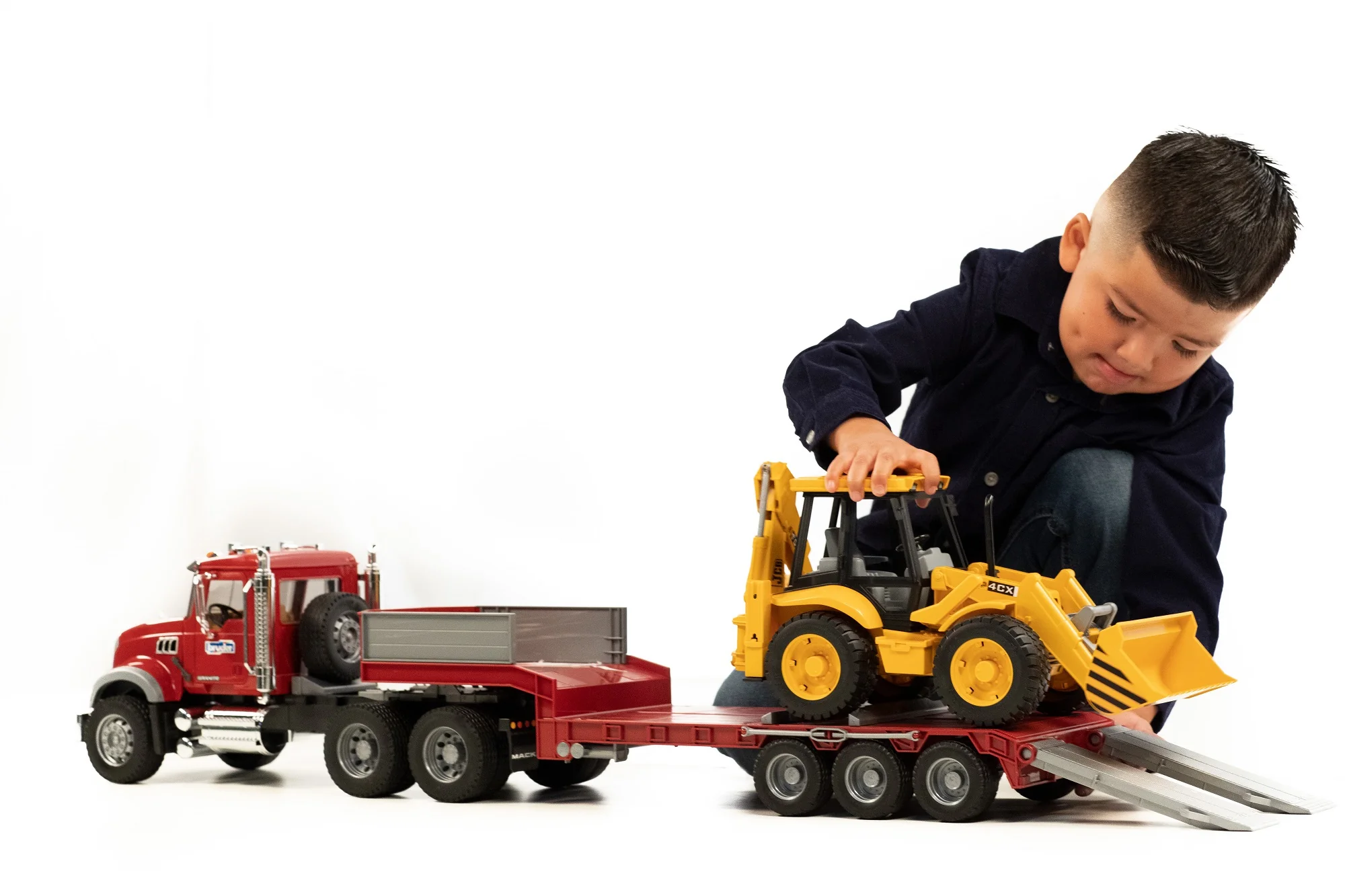 Bruder 02813 Mack Granite Truck with Low Loader and JCB 4CX Backhoe Loader 40.12.9 - Image 5